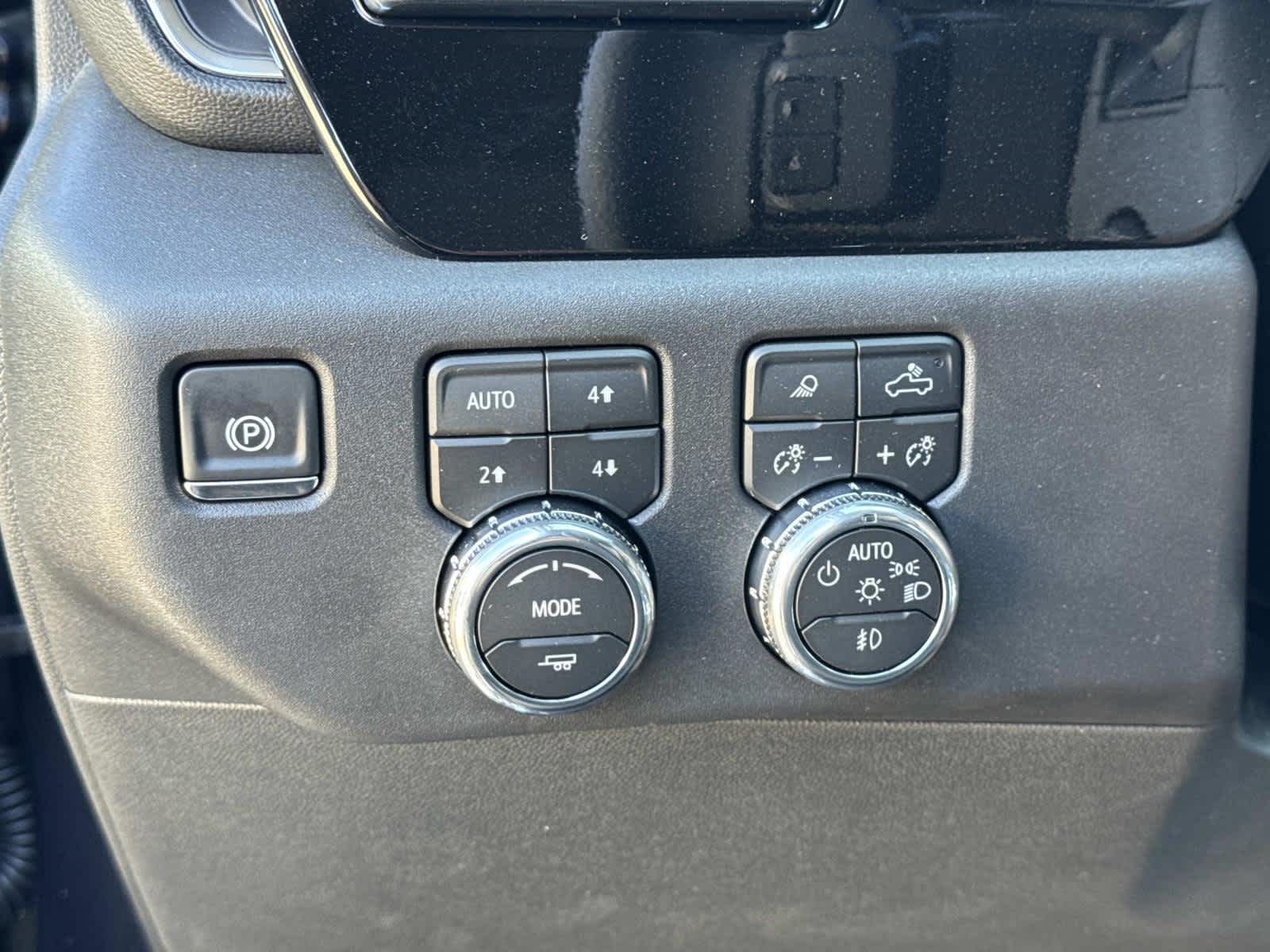 2026 Gmc Sierra SLT photo 12