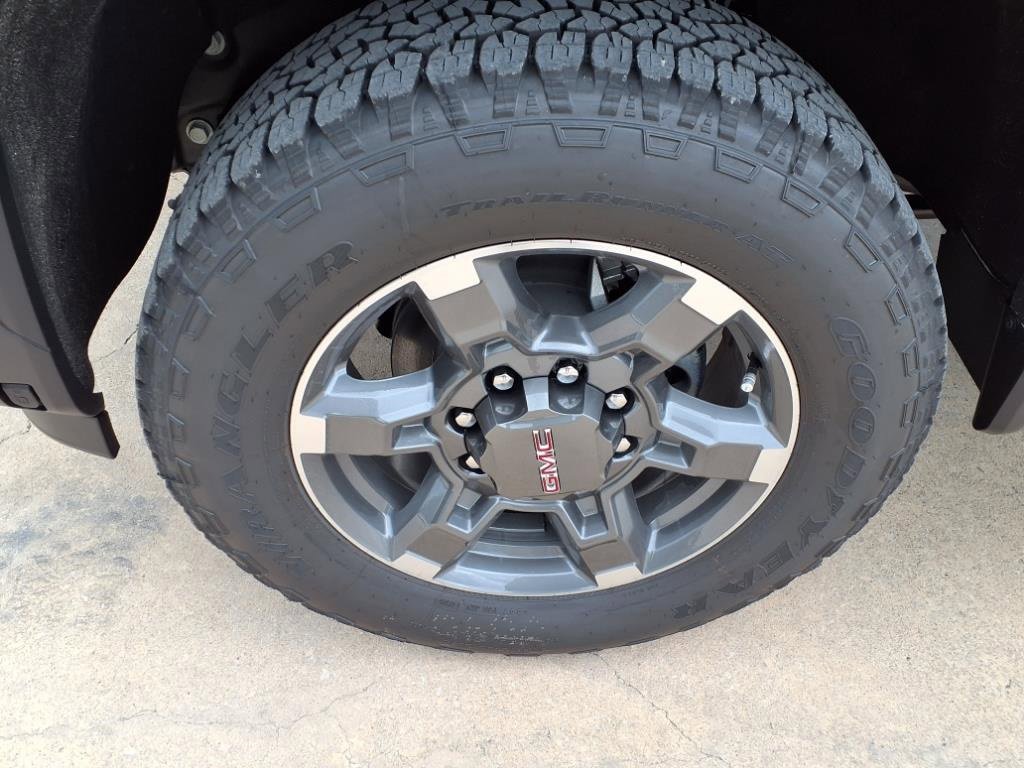 New 2025 Summit White GMC SLT image 9
