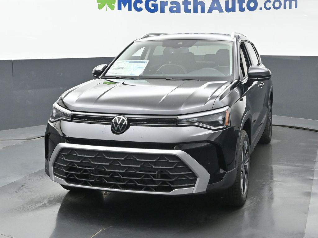 2025 Volkswagen Taos SE photo 3