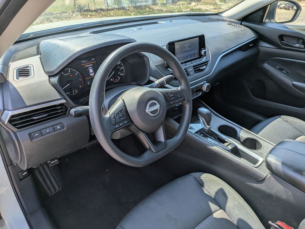 2024 Nissan Altima 2.5 S photo 11