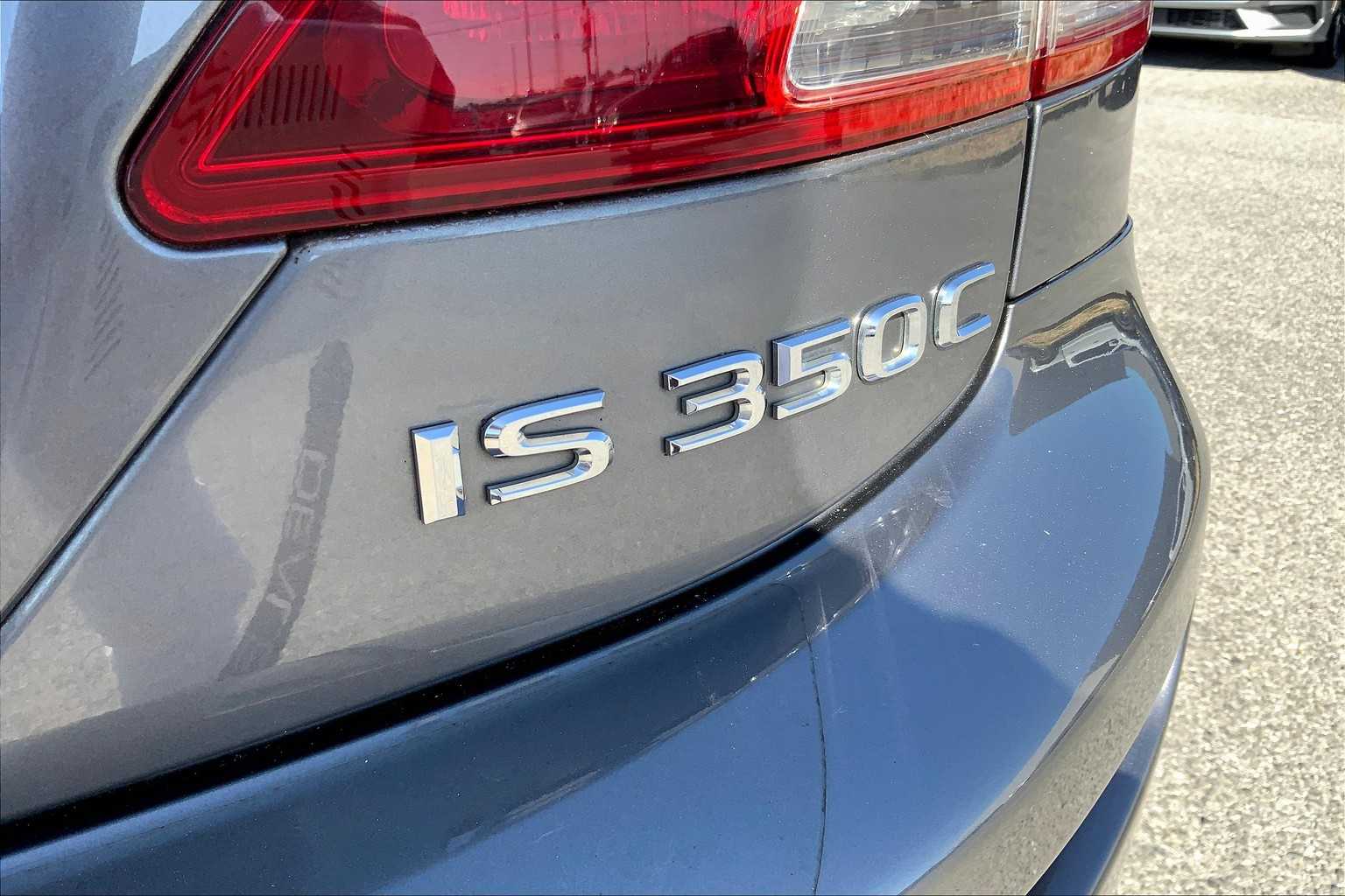 2012 Lexus IS 350C photo 28