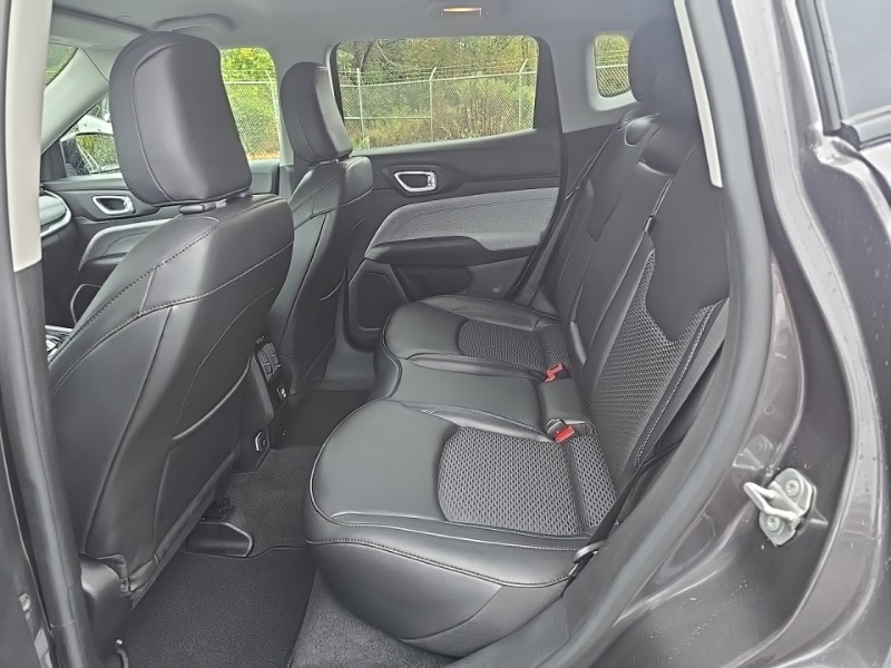 2022 Jeep Compass Latitude photo 23