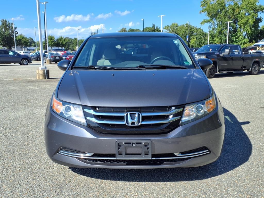 2016 Honda Odyssey LX photo 2
