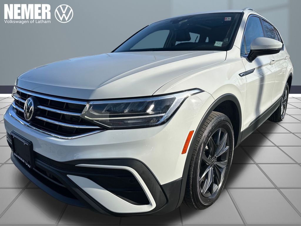 2022 Volkswagen Tiguan SE's photo