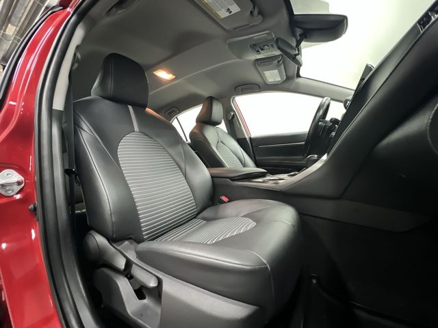 2022 Toyota Camry SE photo 25