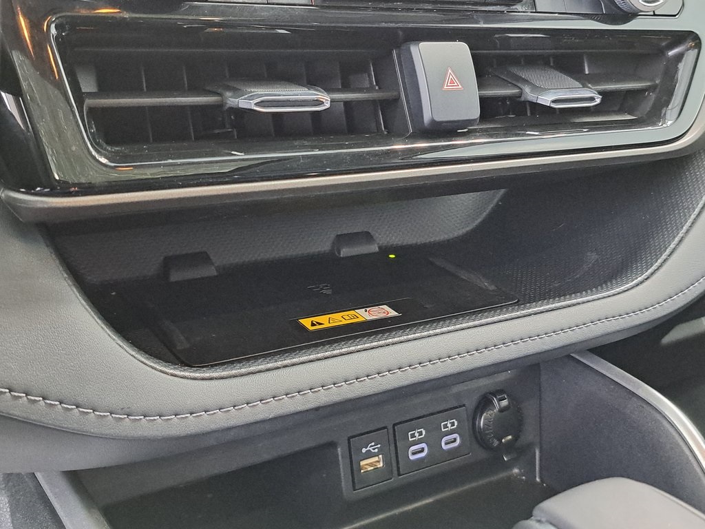 2023 Toyota Highlander L photo 16