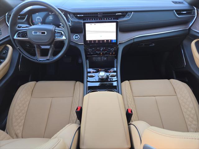 2025 Jeep Grand Cherokee L Summit photo 2