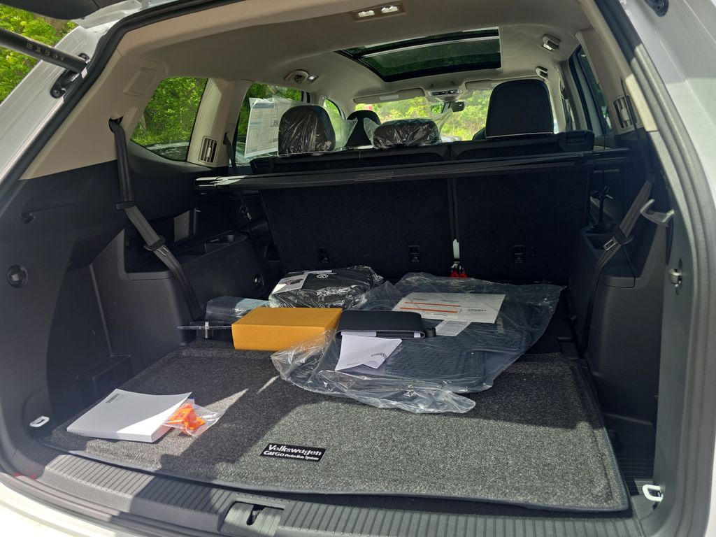 2025 Volkswagen Atlas SEL Premium R-Line photo 15