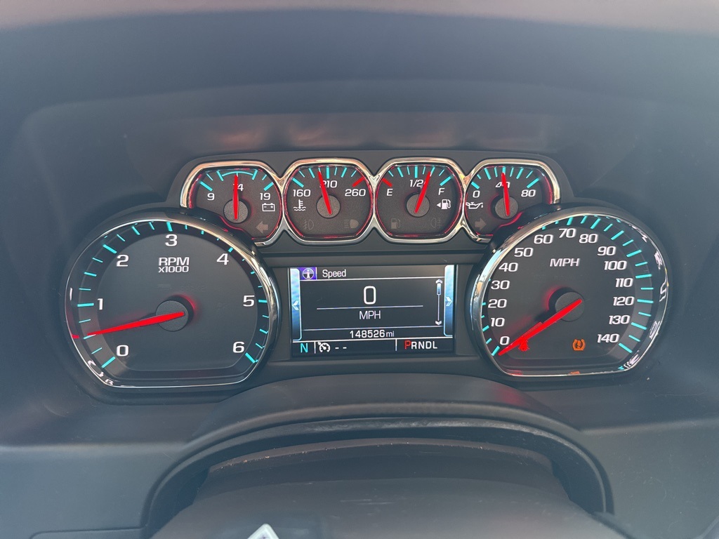 2017 Chevrolet Suburban LT photo 23