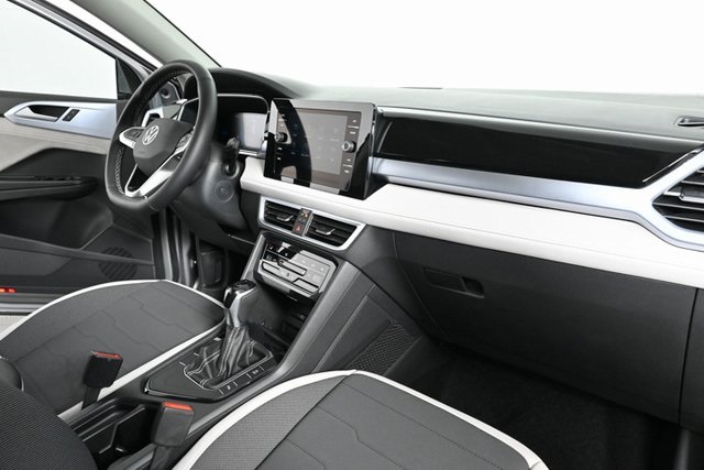 2025 Volkswagen Taos SE photo 20