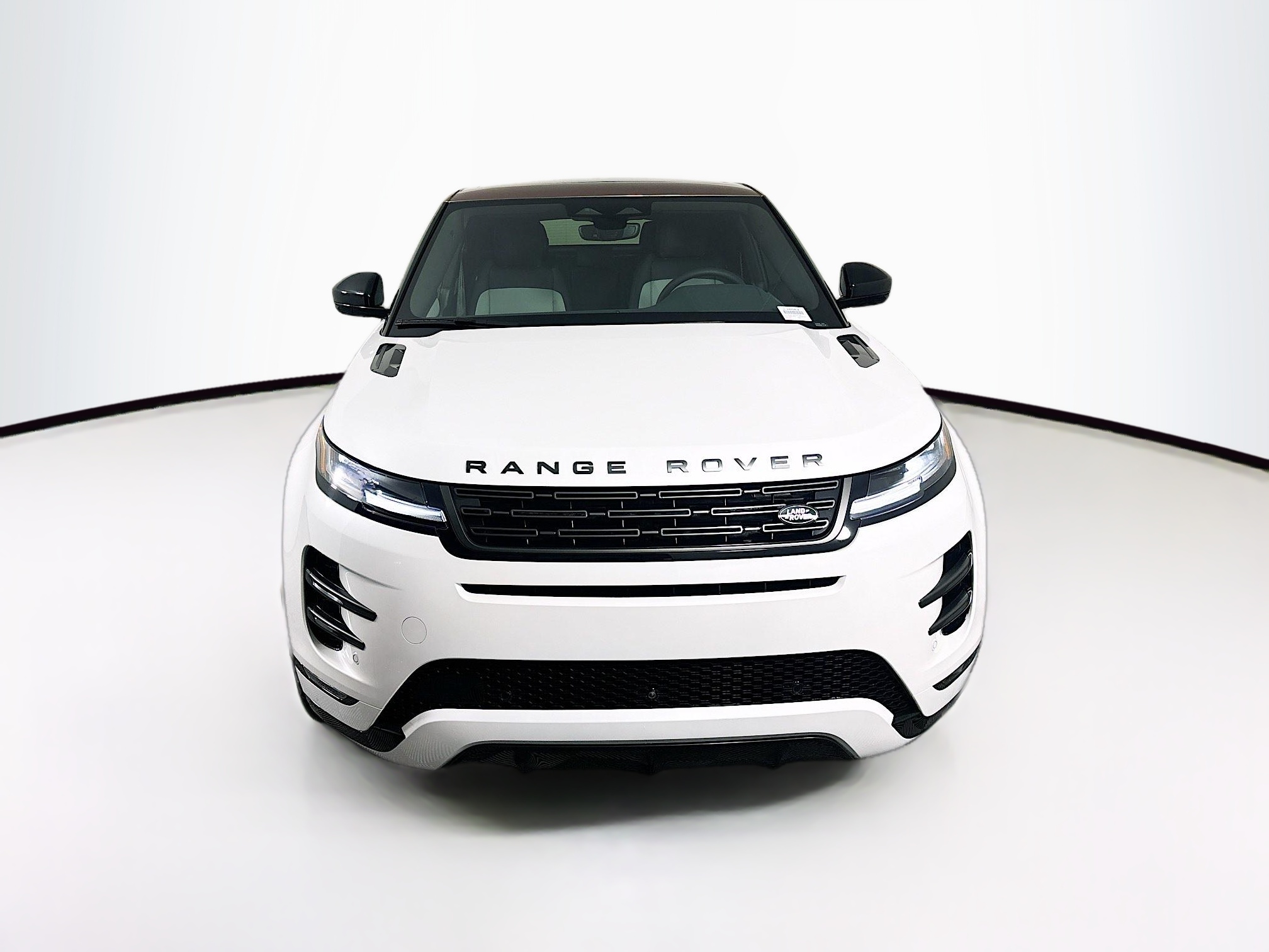 2026 Land Rover Range Rover Evoque Dynamic SE photo 2