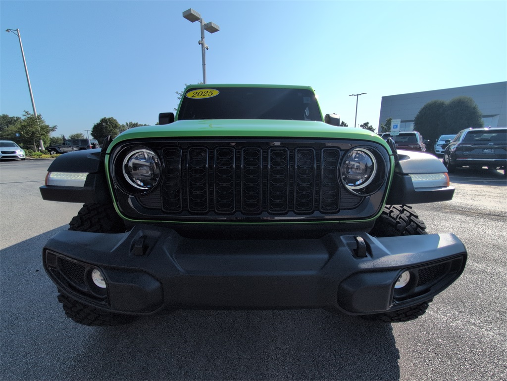 2025 Jeep Wrangler photo 21