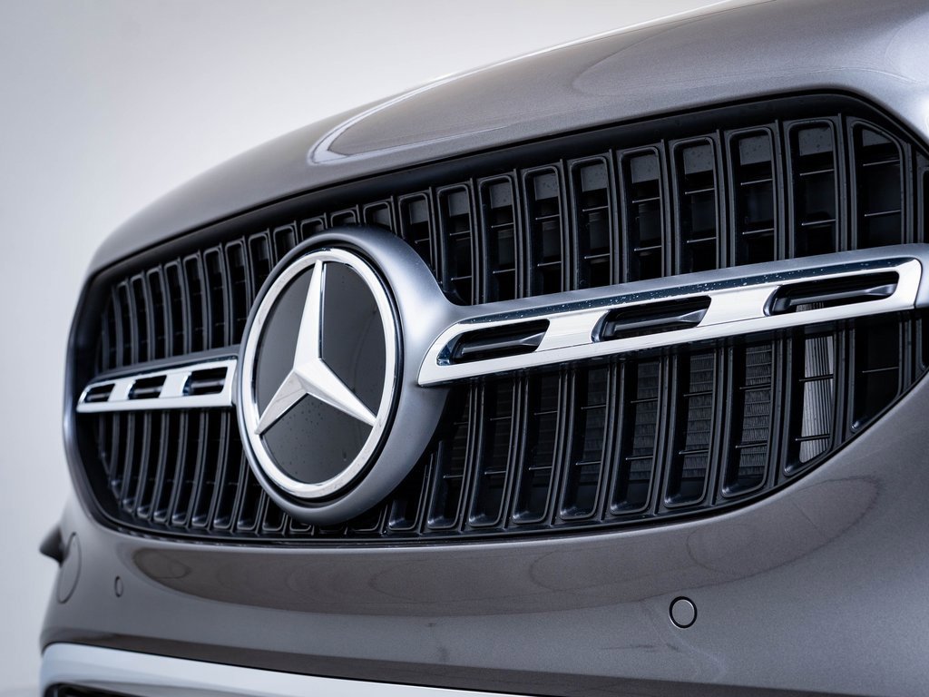 2024 Mercedes Benz GLA 250 4MATIC photo 3