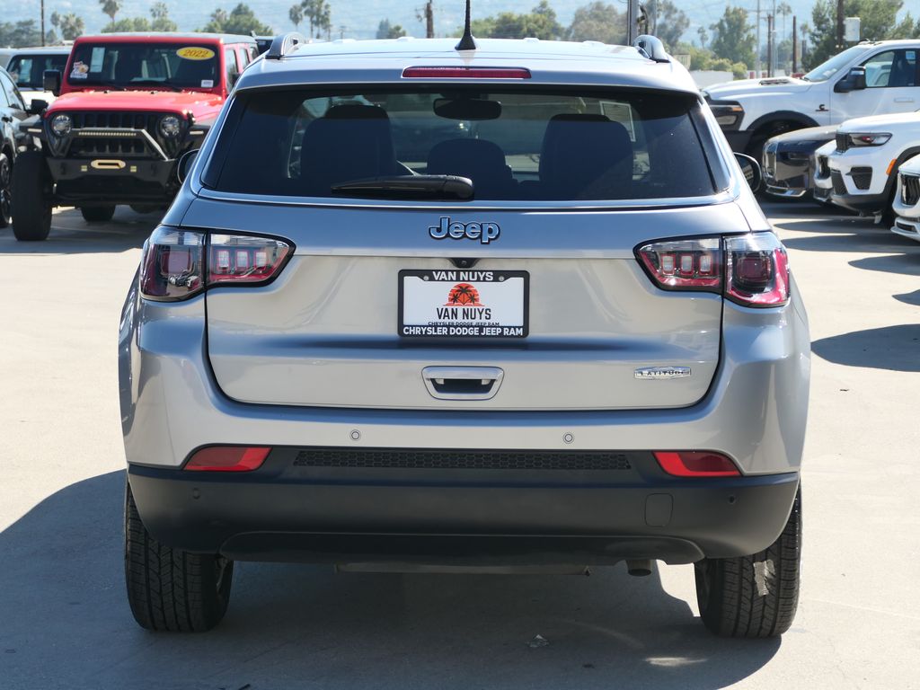 2022 Jeep Compass Latitude photo 4