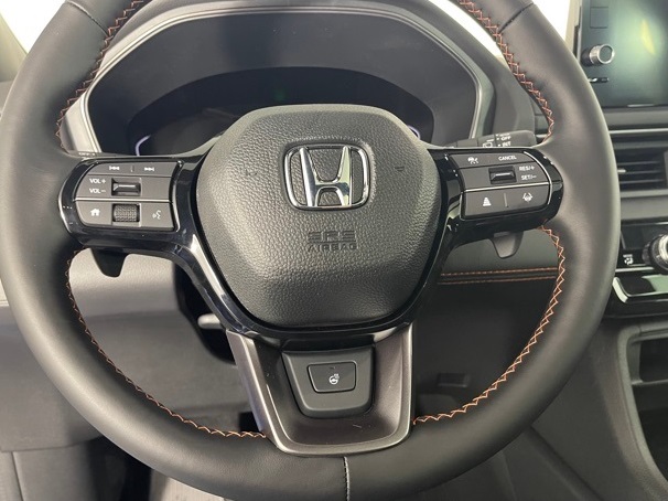 2025 Honda Pilot TrailSport photo 4