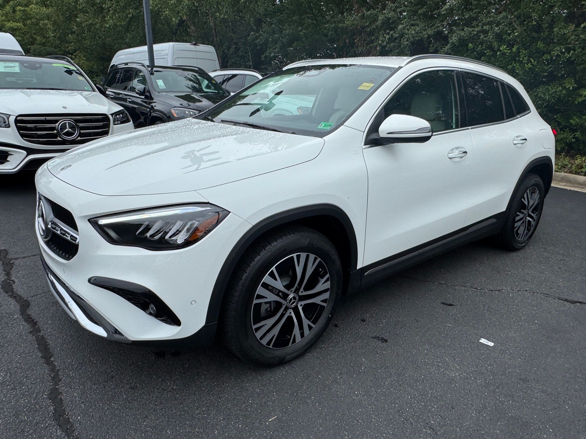 2026 Mercedes Benz GLA 250 4MATIC photo 3