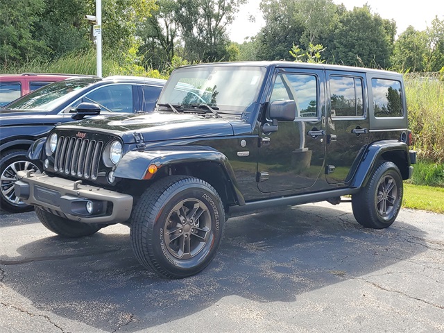 2016 Jeep Wrangler Unlimited Sahara photo 2