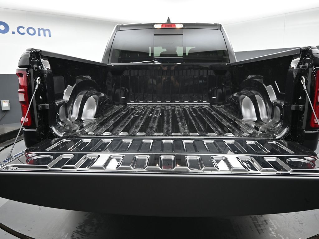 2025 Ram 1500 Tradesman photo 6