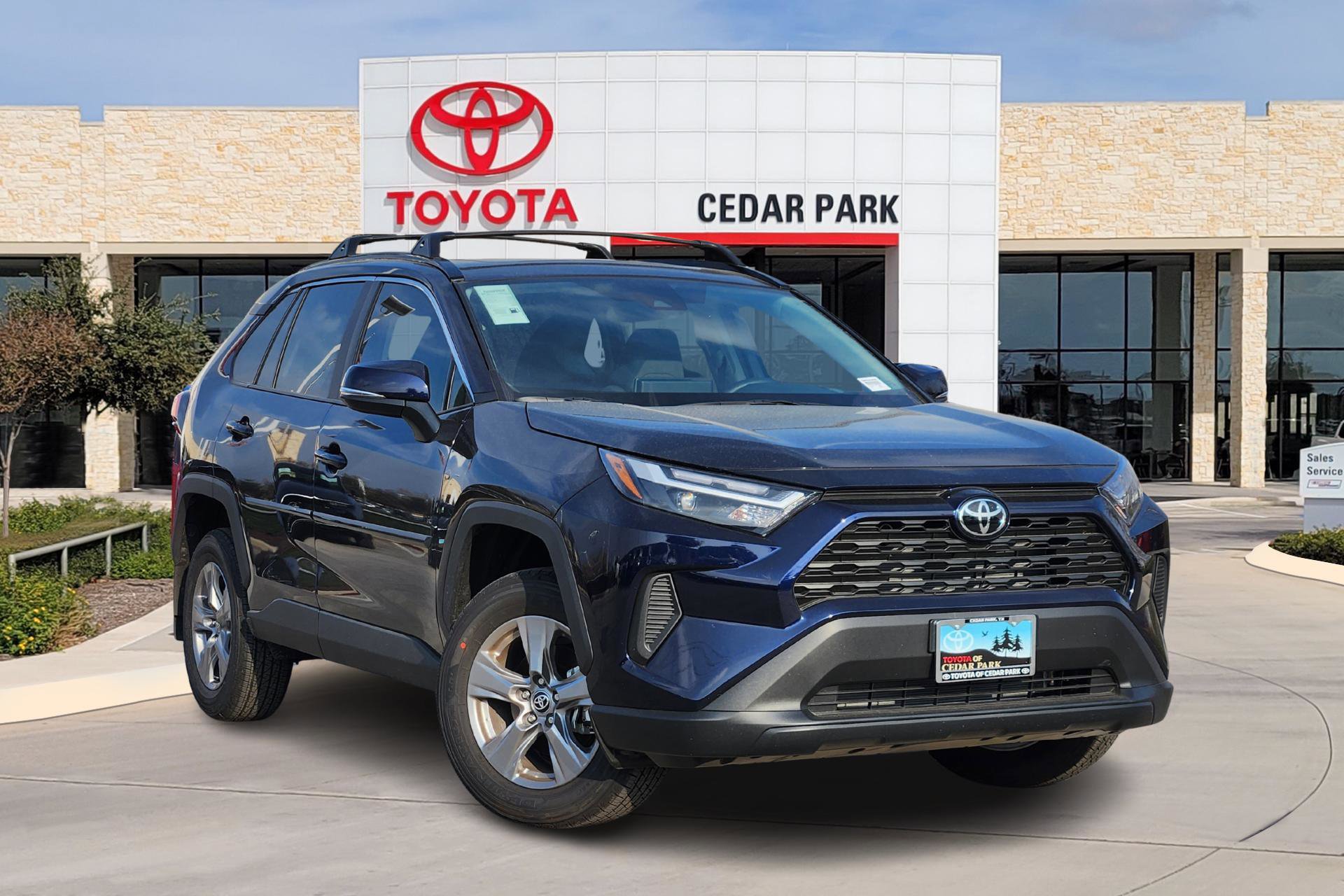 2025 Toyota RAV4 XLE's photo