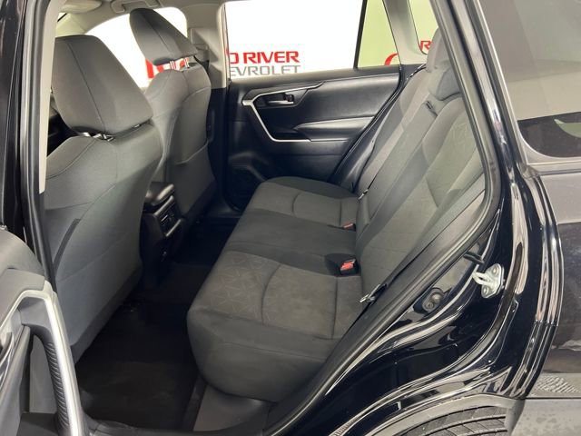 2024 Toyota RAV4 XLE photo 18