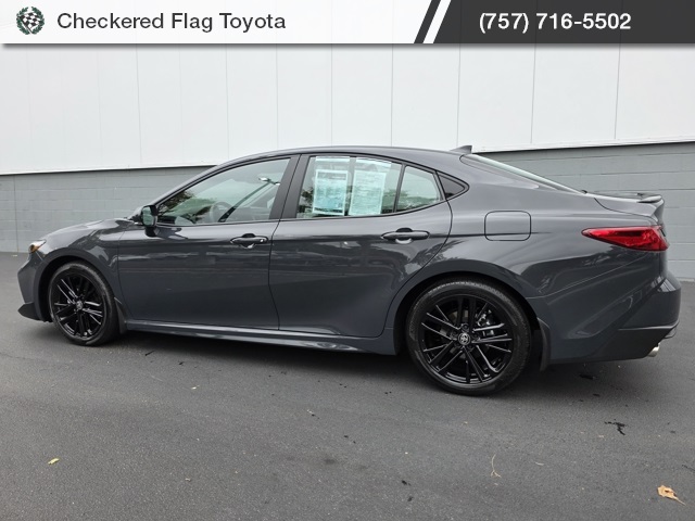 2025 Toyota Camry SE photo 4
