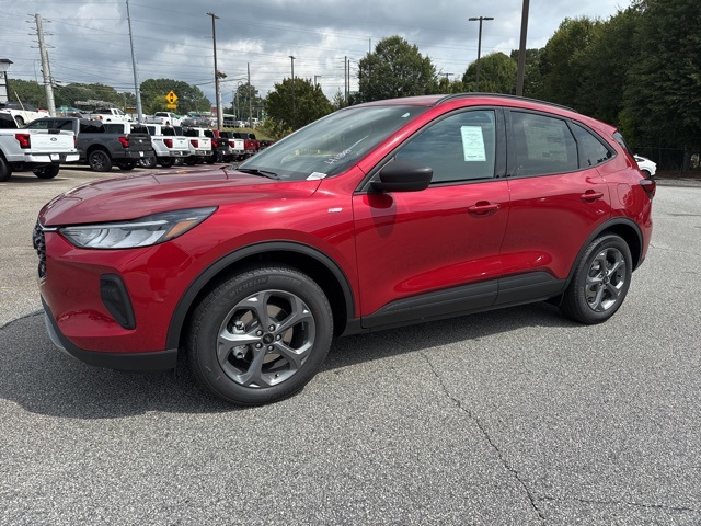 2026 Ford Escape ST-Line photo 6