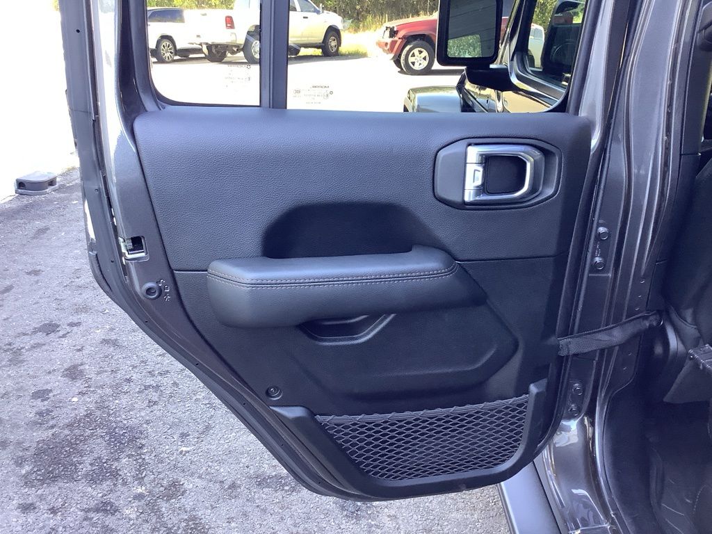 2021 Jeep Wrangler Unlimited Rubicon 392 photo 30