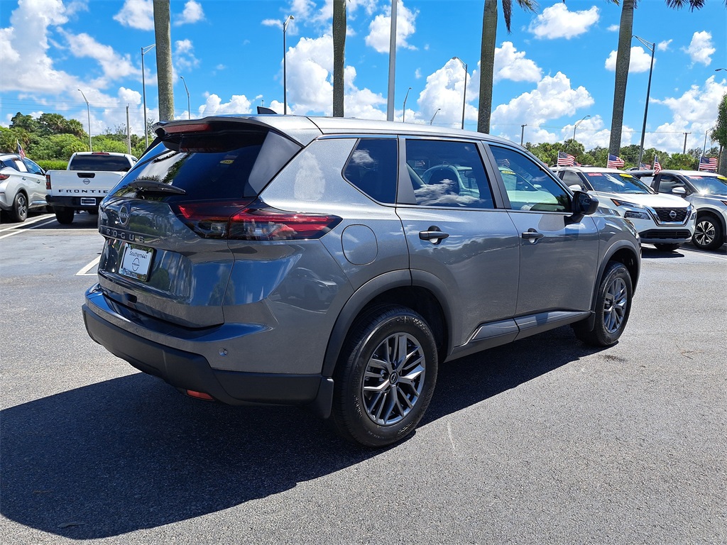 2026 Nissan Rogue S photo 7