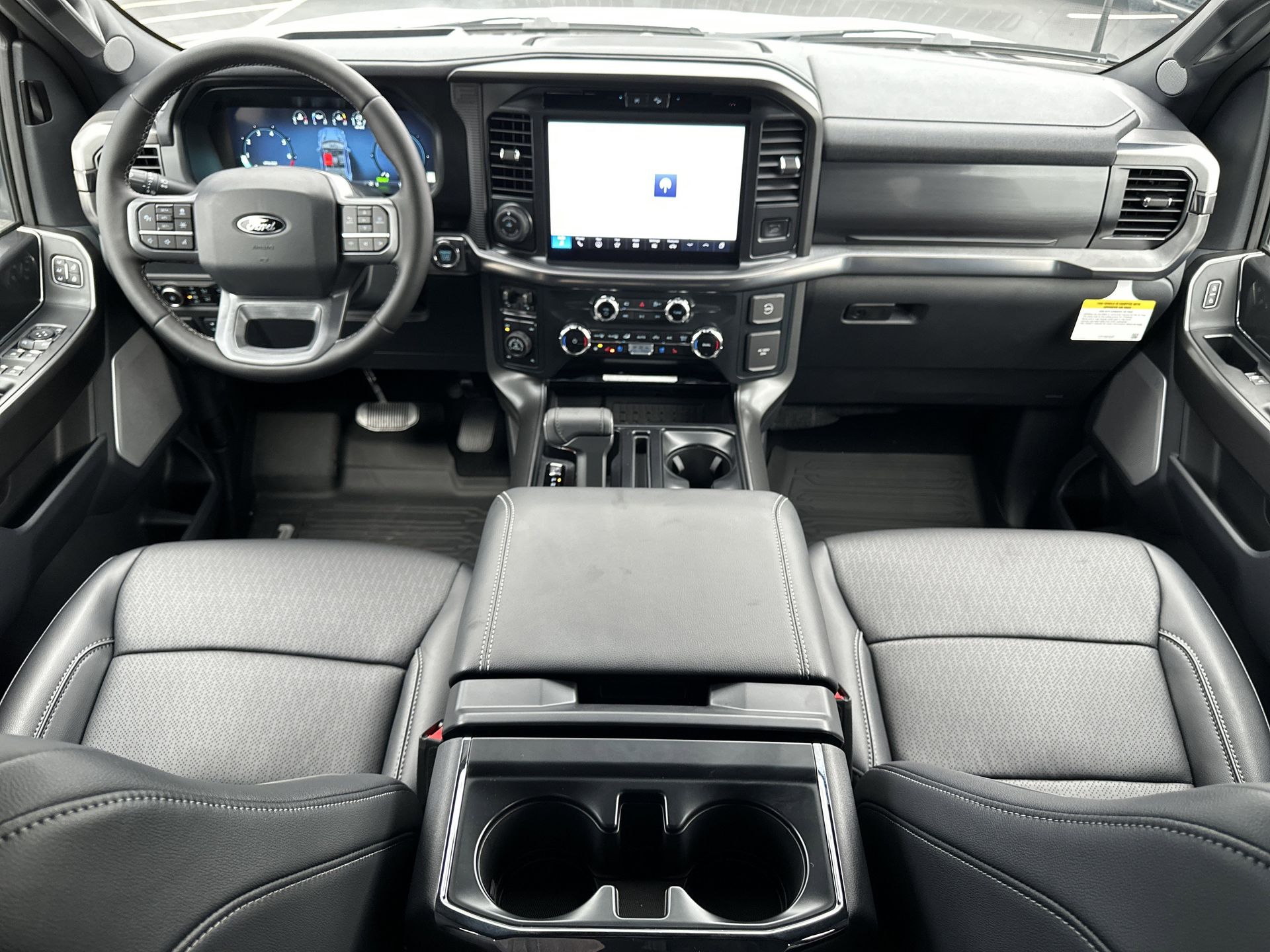 2025 Ford F-150 Lariat photo 2