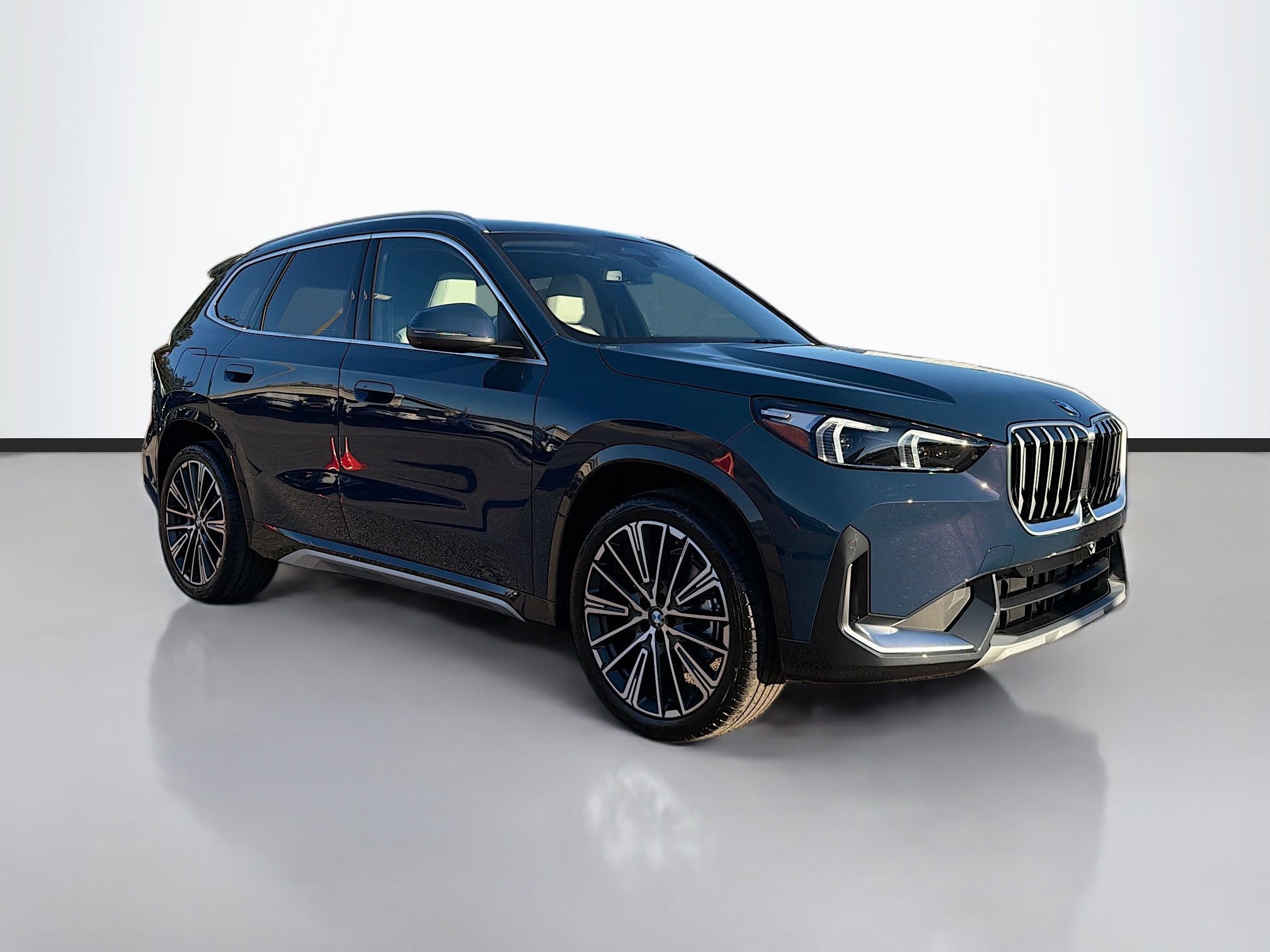 2026 BMW X1 28i's photo