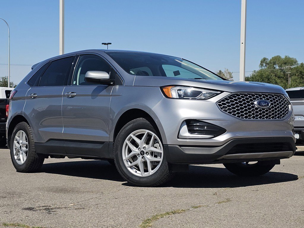 2024 Ford Edge SEL photo 2