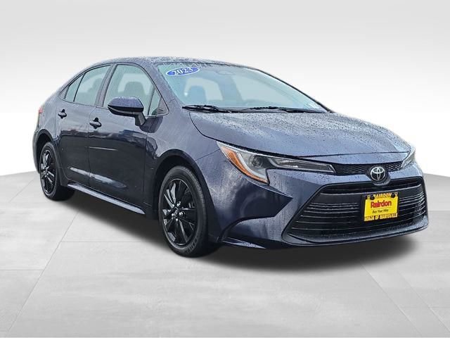 2023 Toyota Corolla LE's photo