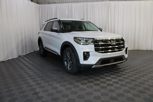 2025 Ford Explorer photo 16