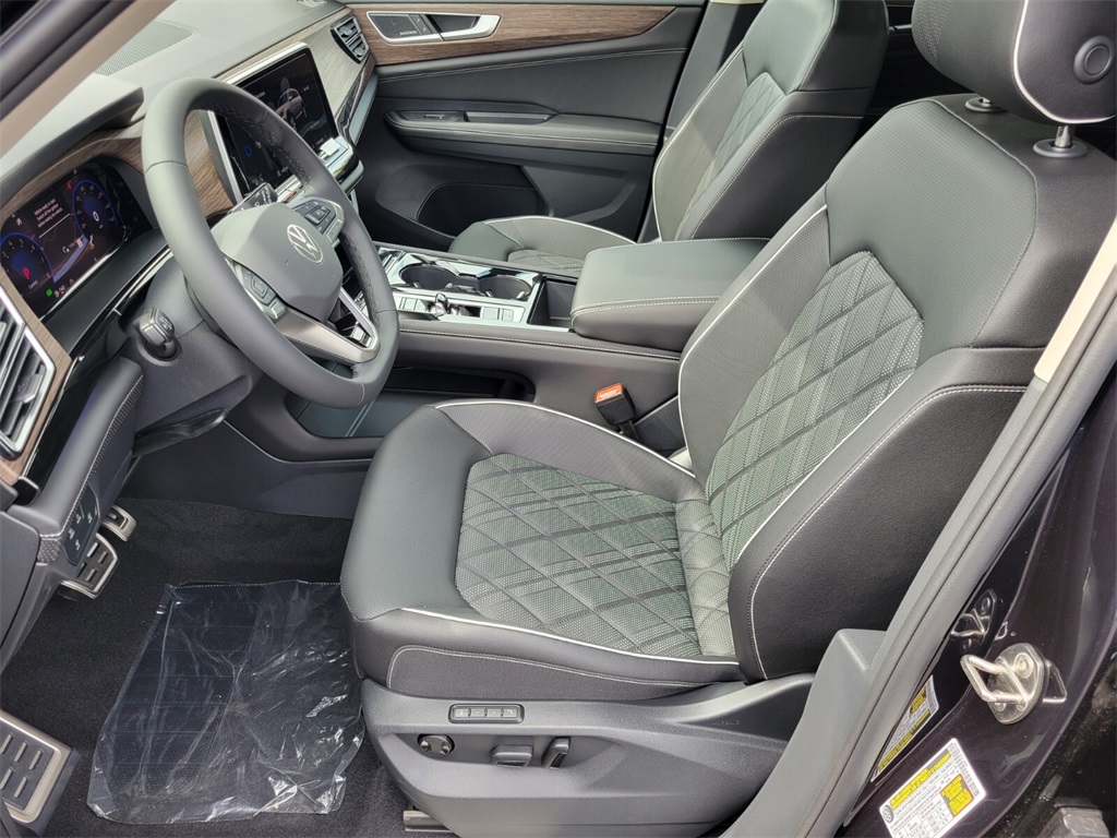 2026 Volkswagen Atlas SEL Premium R-Line photo 5