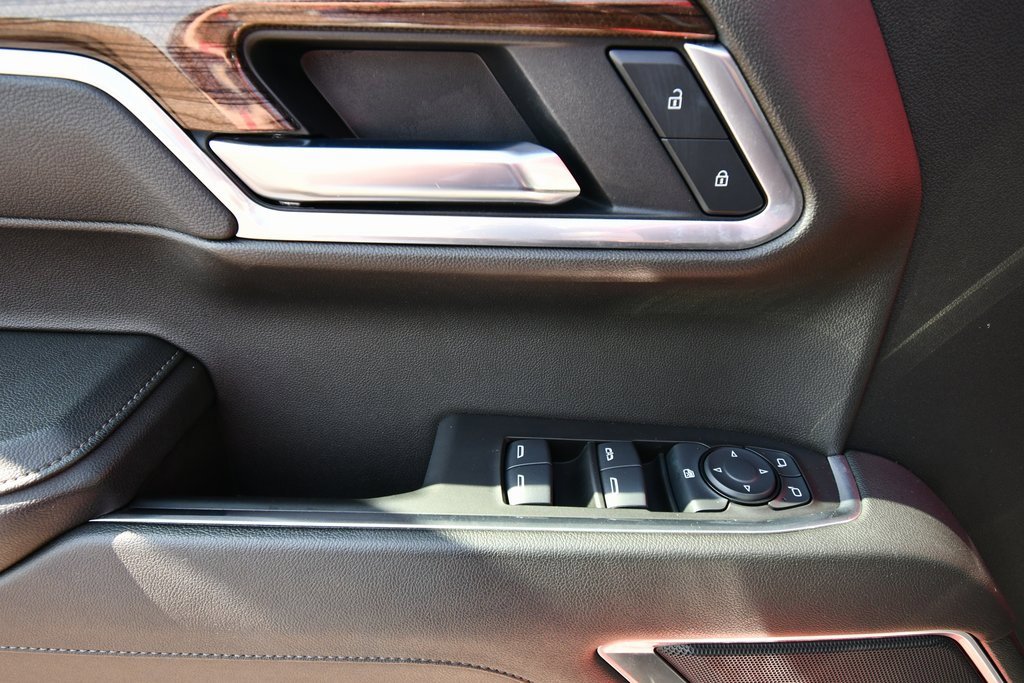 2025 Chevrolet Silverado 1500 LT photo 17