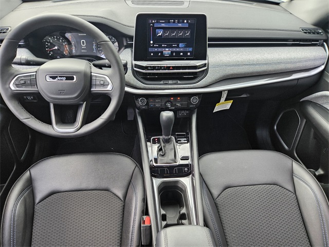 2025 Jeep Compass Latitude photo 8