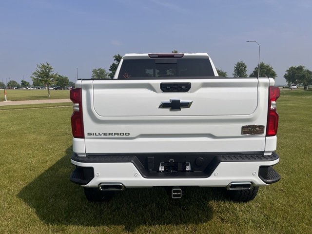 2025 Chevrolet Silverado 1500 photo 3