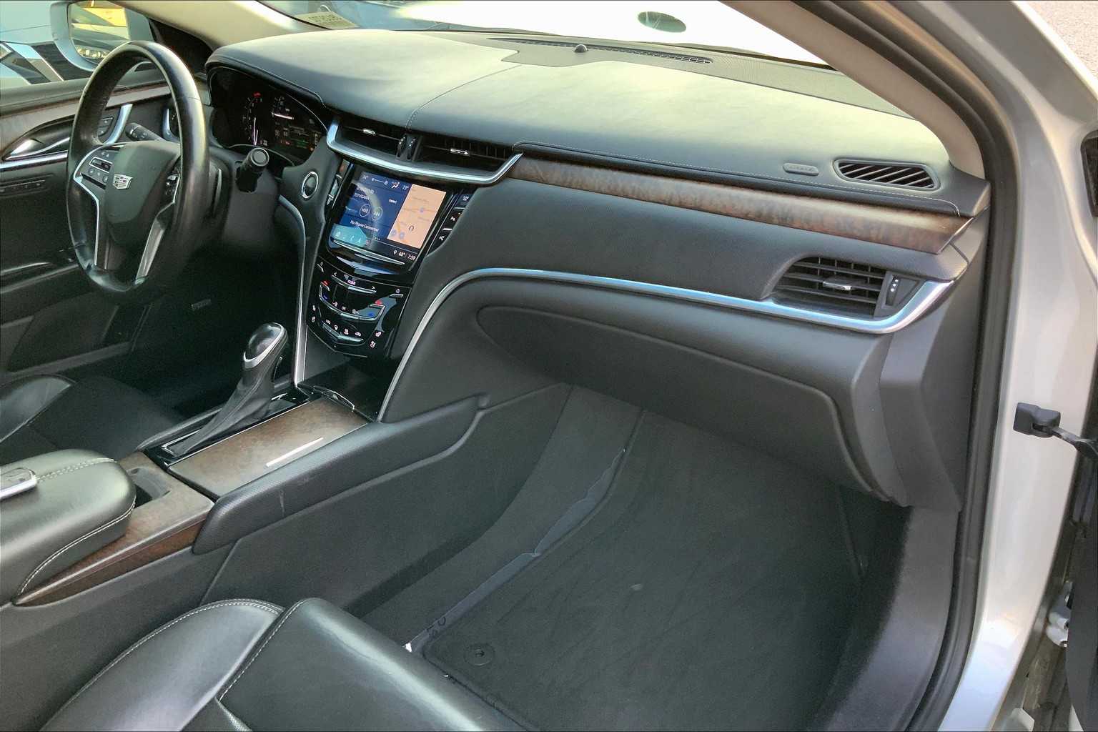 2018 Cadillac XTS Luxury photo 16