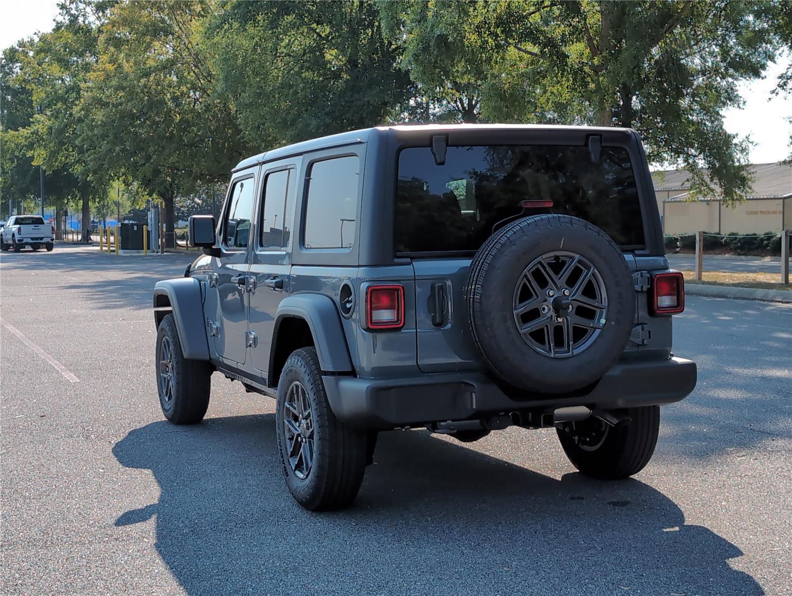 2025 Jeep Wrangler Sport S photo 3
