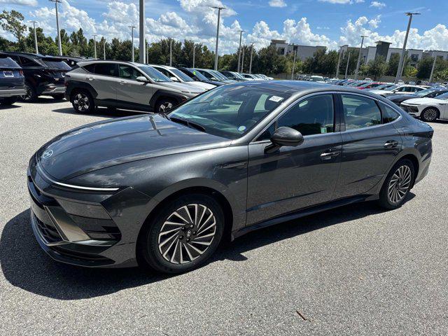2025 Hyundai Sonata Hybrid Limited photo 5