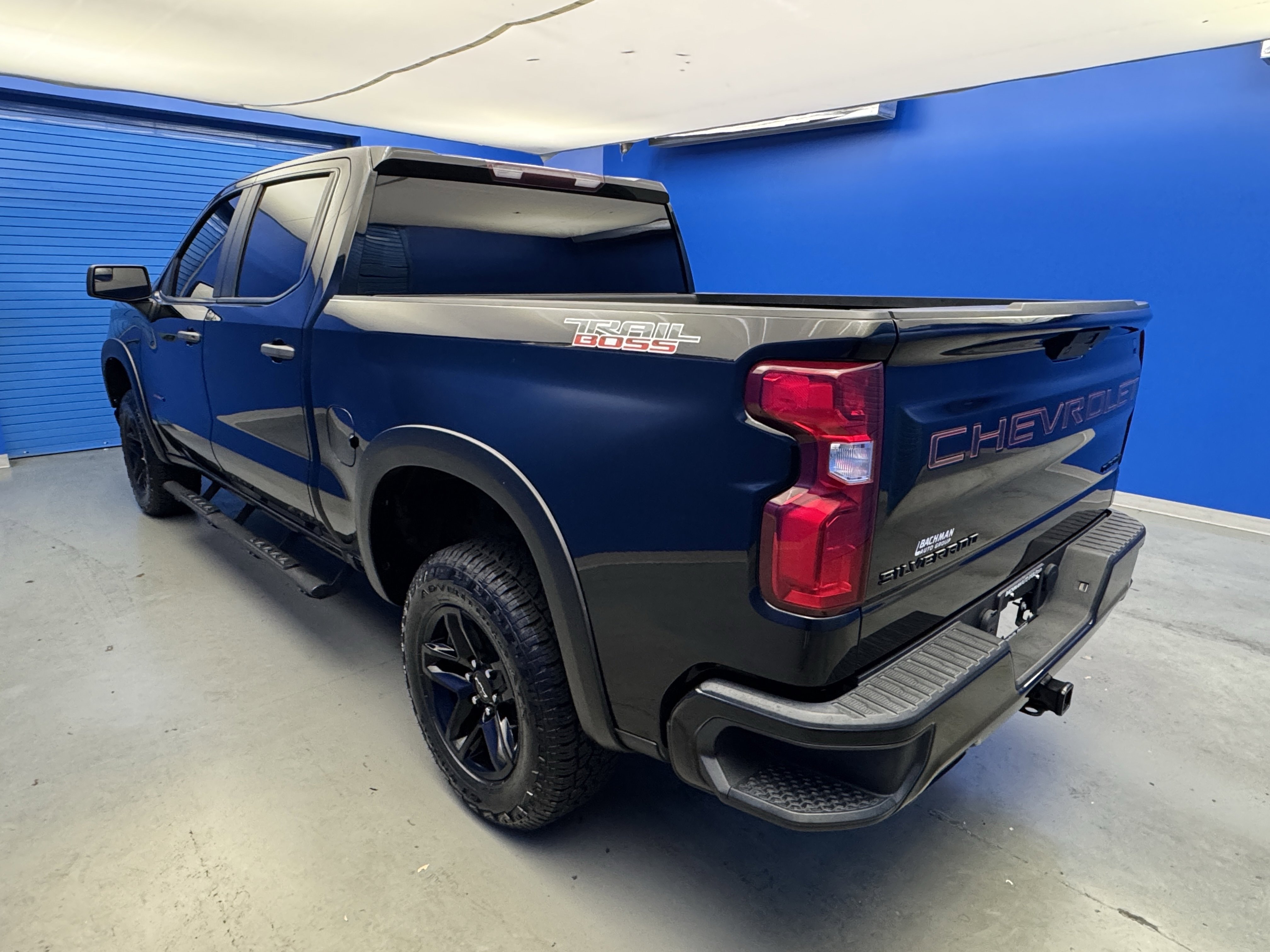 2021 Chevrolet Silverado 1500 Custom Trail Boss photo 2