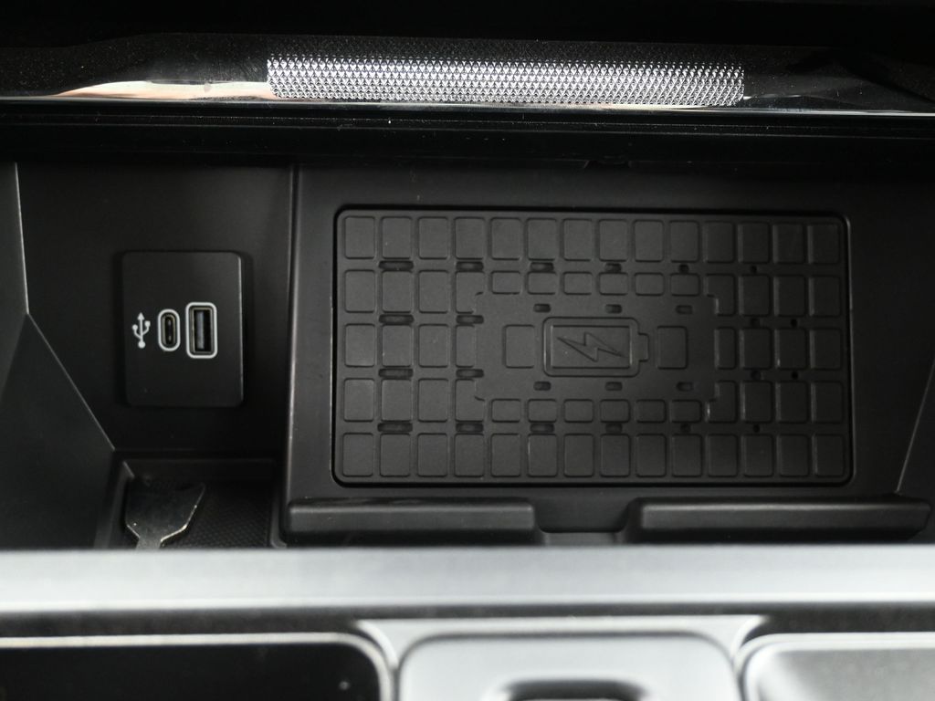 2025 Ford F-150 Raptor photo 16