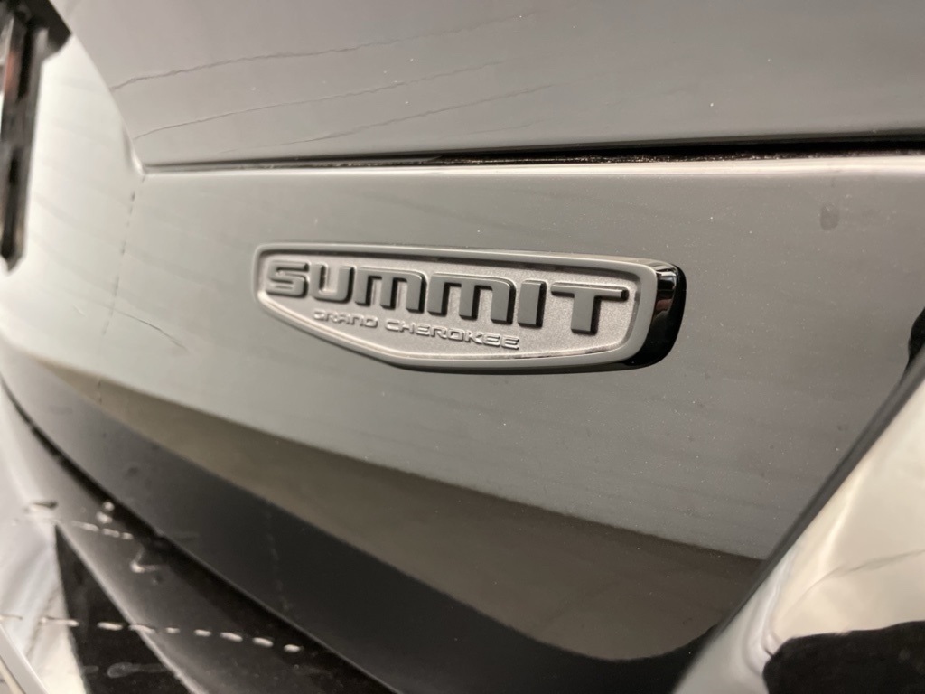2025 Jeep Grand Cherokee L Summit Reserve photo 2