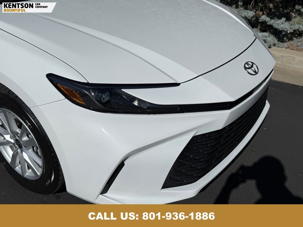 2025 Toyota Camry LE photo 14