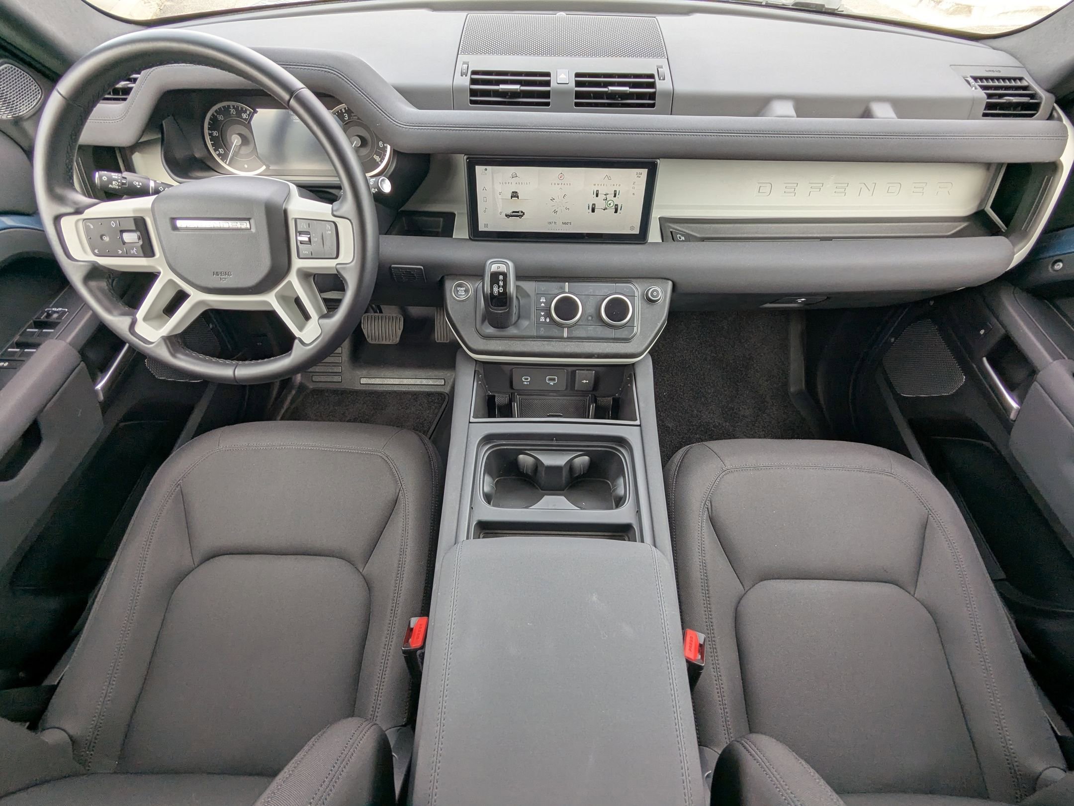 2023 Land Rover Defender 110 photo 17