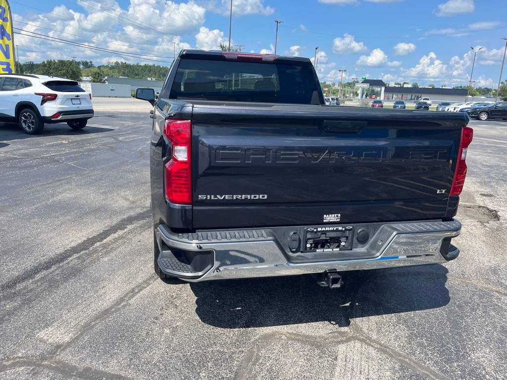 2024 Chevrolet Silverado 1500 LT photo 4
