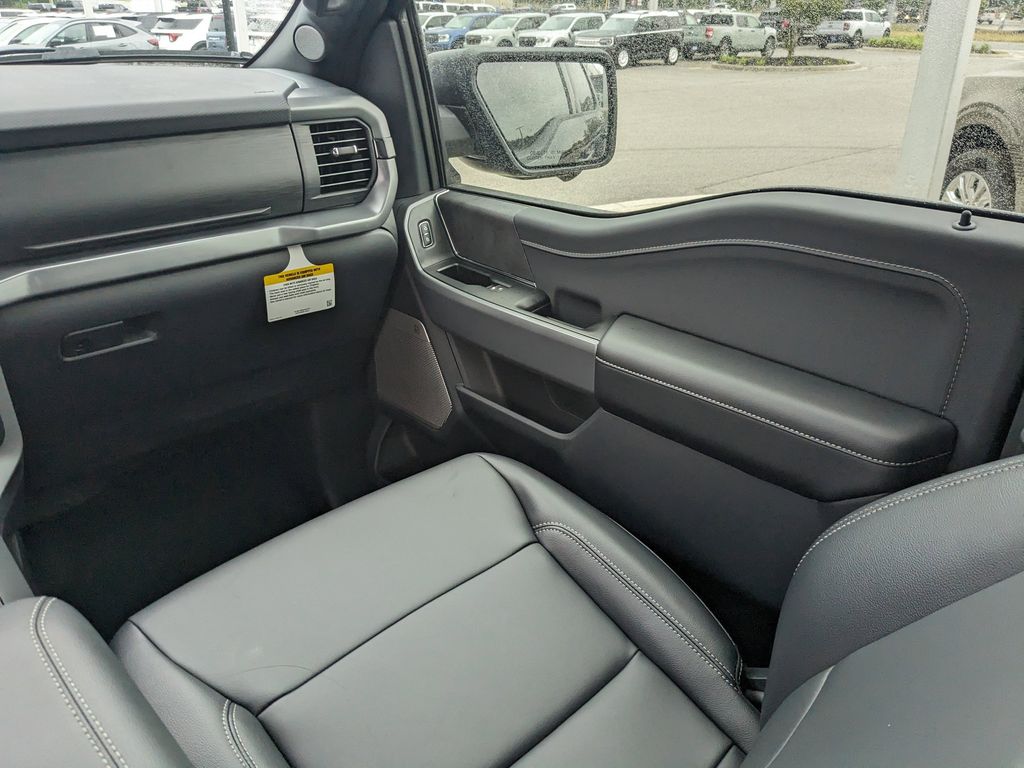 2025 Ford F-150 XLT photo 15
