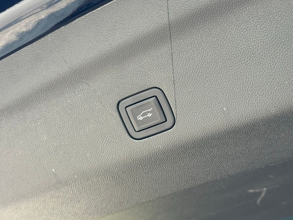 2023 Cadillac Escalade V-Series photo 18