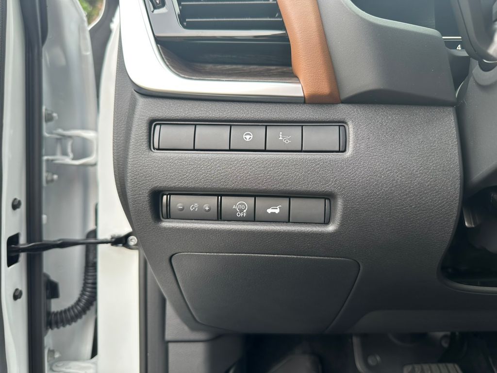 2026 Nissan Rogue Platinum photo 15