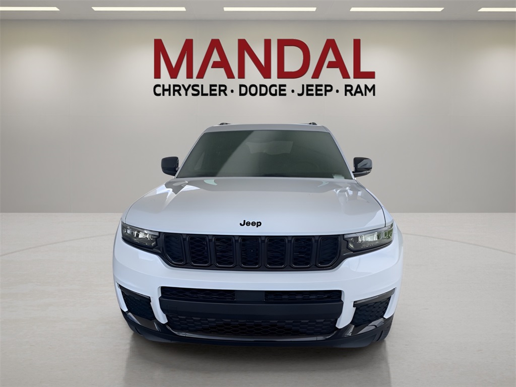 2025 Jeep Grand Cherokee Limited photo 2